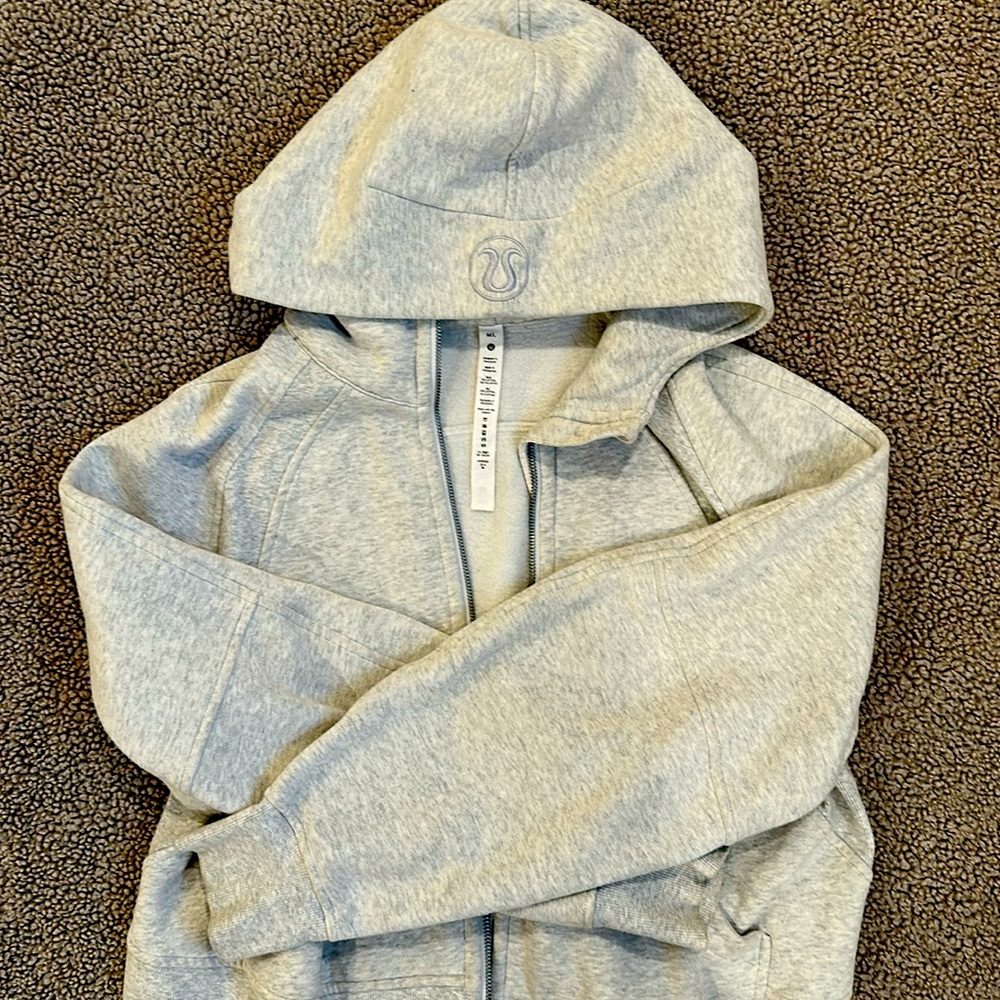 Lululemon Scuba zip up hoodie. EUC. Gray. Size M/L $35